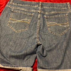 Riders by Lee Shorts - Denim Bermuda’s Riders by Lee Shorts - Denim Bermuda’s